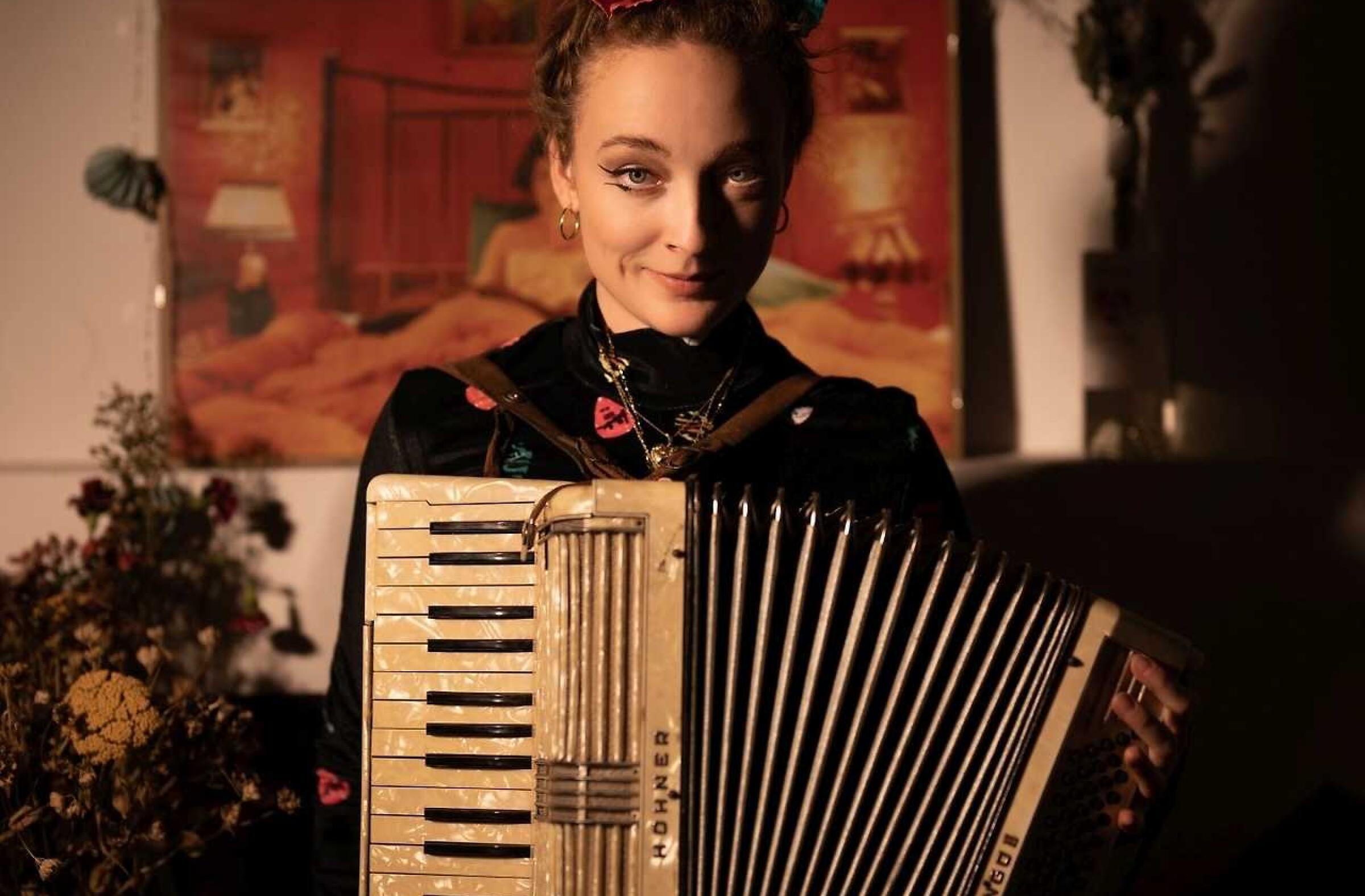 Hudební vystoupení talentované Rozálie