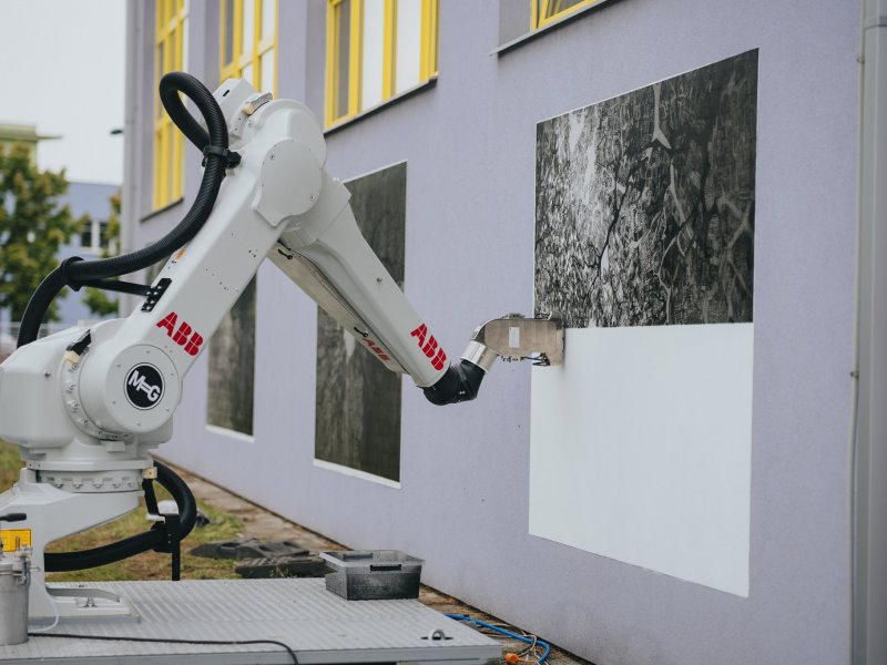 650 lidí, umělá inteligence, technologický robot a hlavně odvaha zkoušet nové věci 🤝